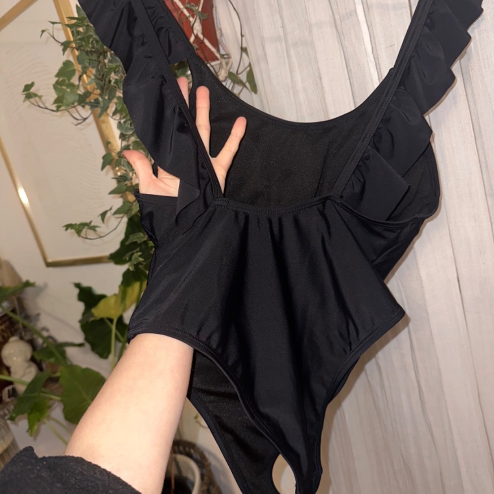 Black Ruffle Bathing suit - Picture 5 of 9